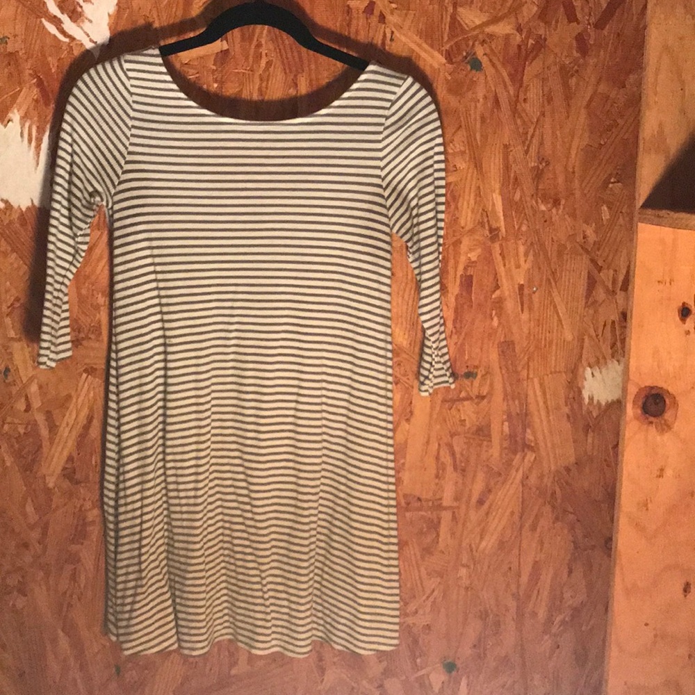 White and gray striped long shirt
